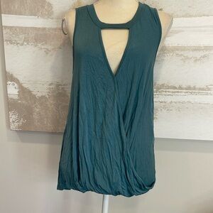 Women’s Sleeveless Top